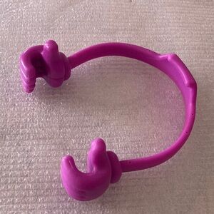 ❤️ $10 ❤️ NWOT - Lavender Thumbs Up Lazy Mobile Phone Universal Holder